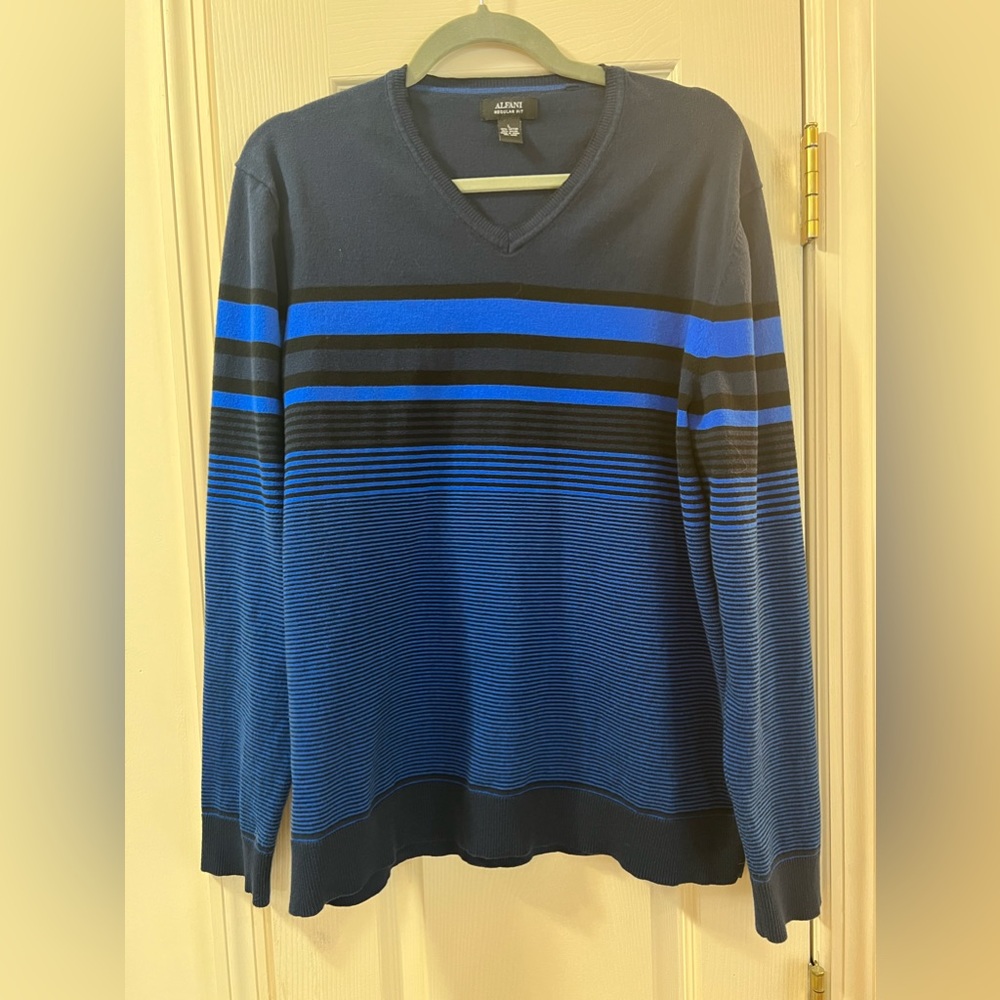LOWEST PRICE!! Worn once Alfani Men’s size L V-neck sweater